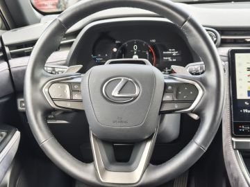 Lexus LBX